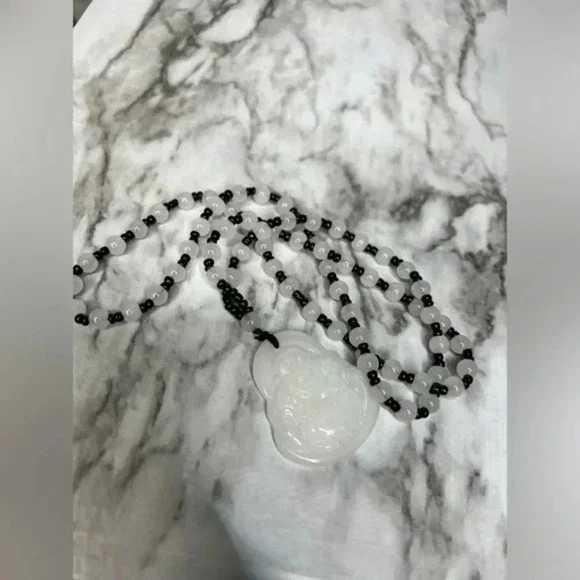 White JADE Hand Carved Maitreya Buddah Pendant Necklace - Picture 3 of 6